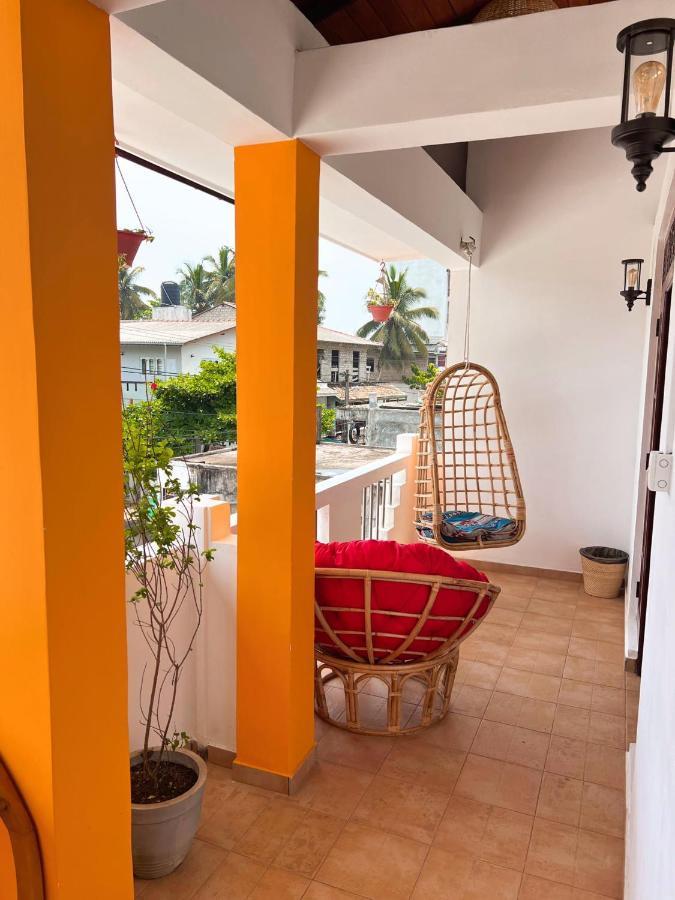 Hummus Hostel Hikkaduwa Buitenkant foto