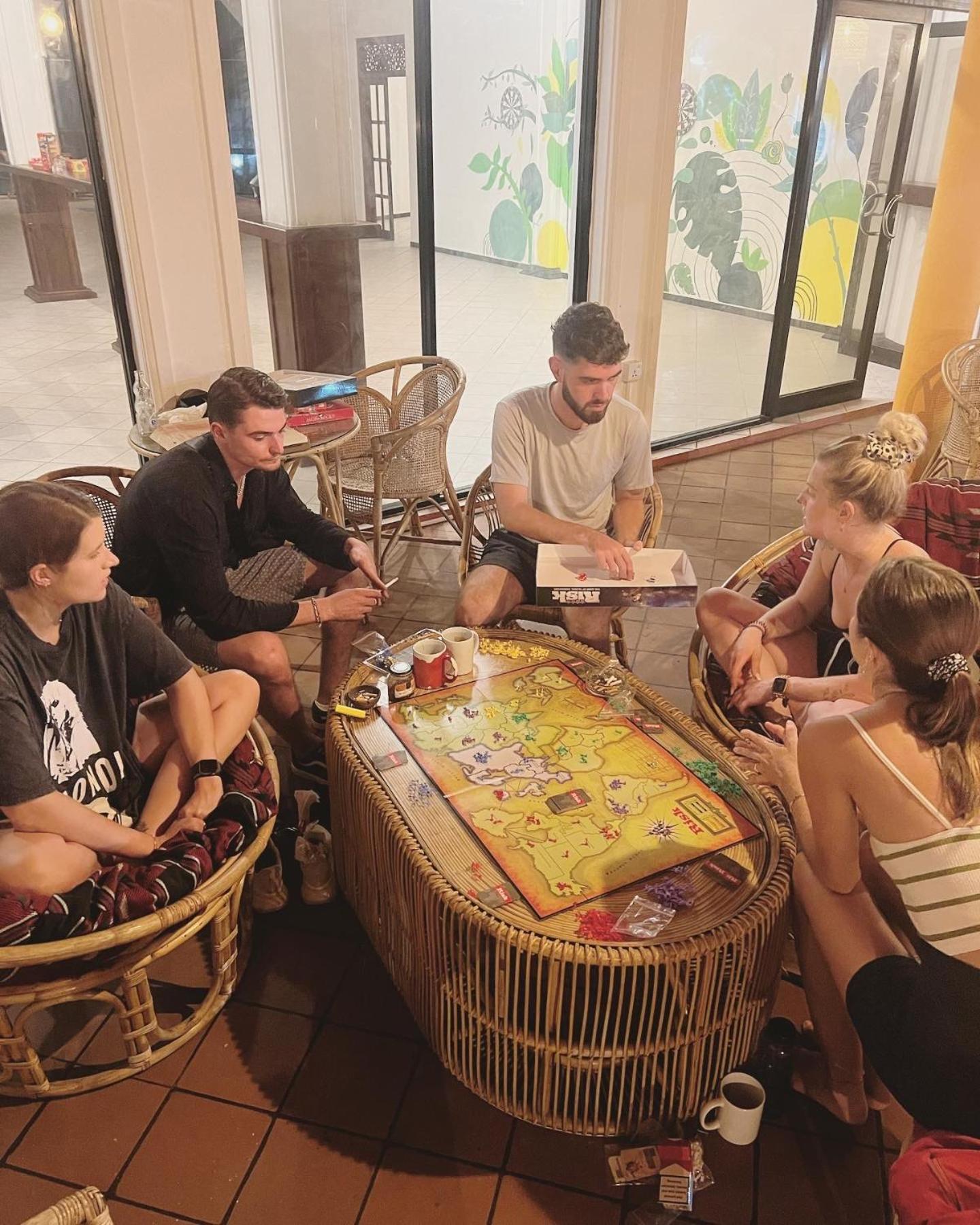 Hummus Hostel Hikkaduwa Buitenkant foto