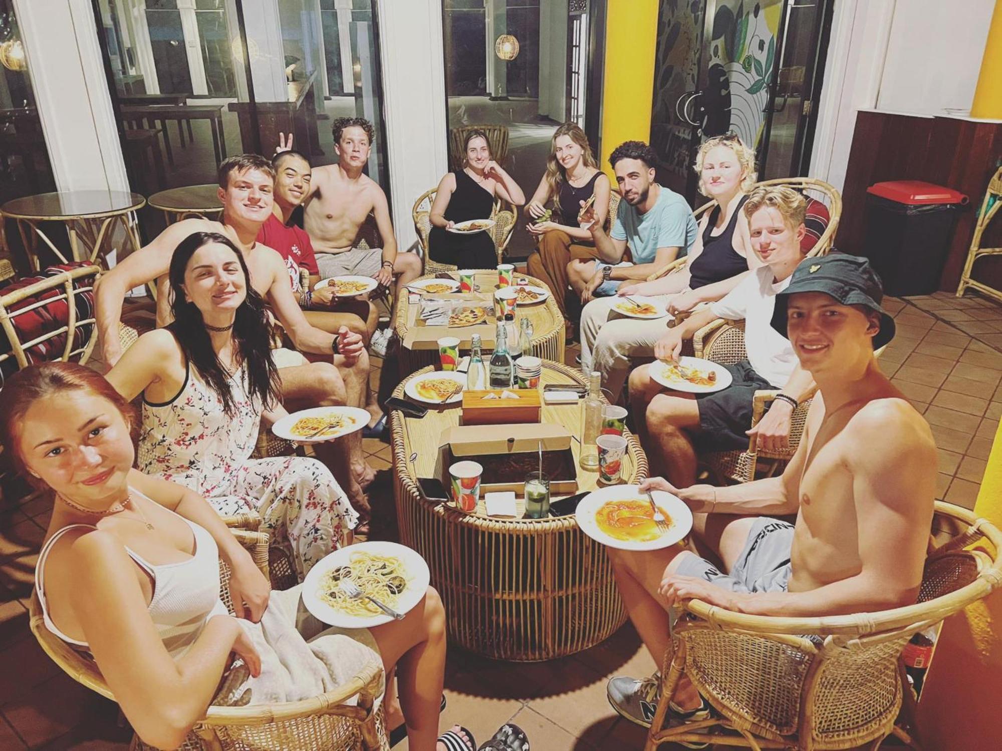 Hummus Hostel Hikkaduwa Buitenkant foto