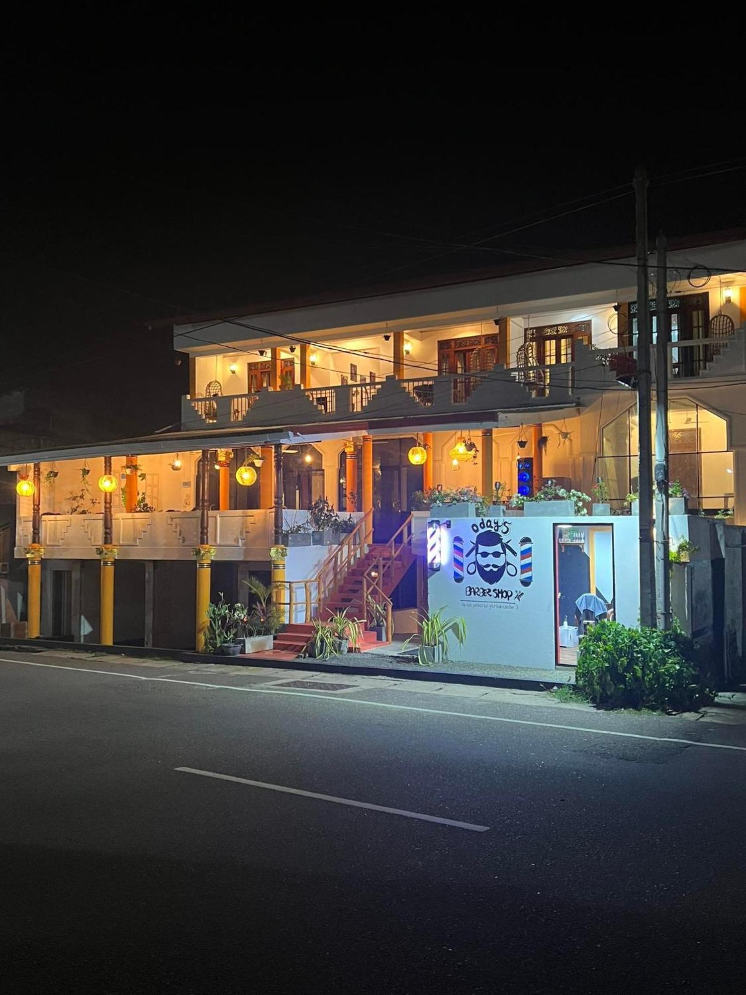 Hummus Hostel Hikkaduwa Buitenkant foto
